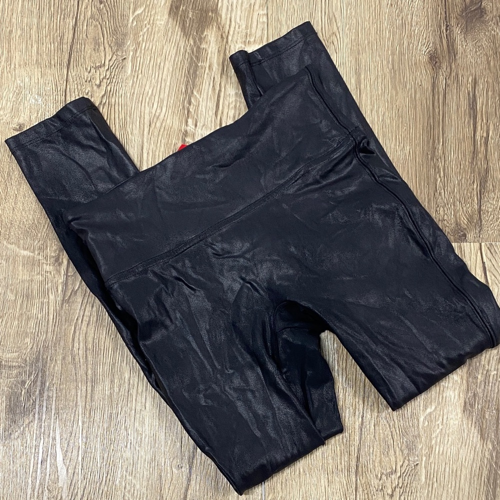 Spanx Faux Leather Cropped Leggings in Black 21” Inseam XS
